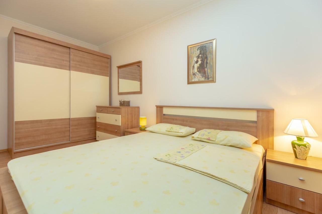 Apartment Ammor With Free Parking Дубровник Екстериор снимка