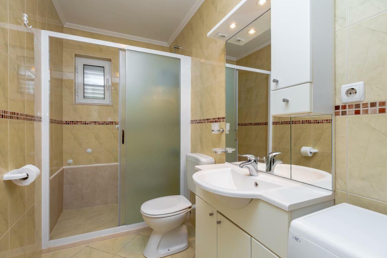 Apartment Ammor With Free Parking Дубровник Екстериор снимка